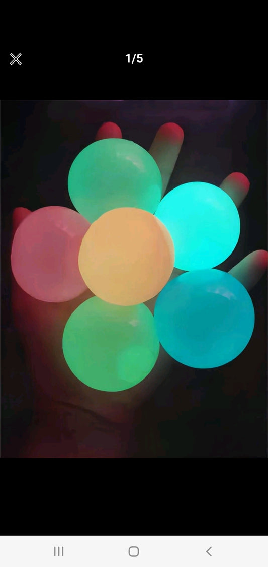Glow in the dark squishy ball